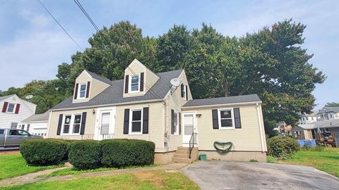 2 Falcon St, Worcester, MA 01603 photo 1