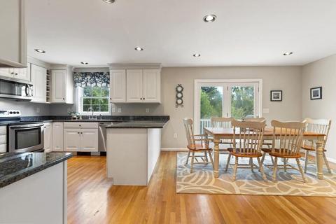 17 Melendy Dr, Reading, MA 01867 photo 18