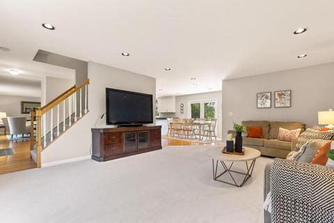 17 Melendy Dr, Reading, MA 01867 photo 12
