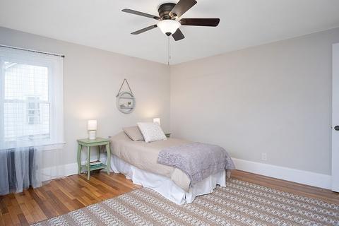99 Wayne St, Springfield, MA 01118 photo 24