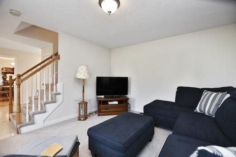 1 Devarney Ct, Shirley, MA 01464 photo 4