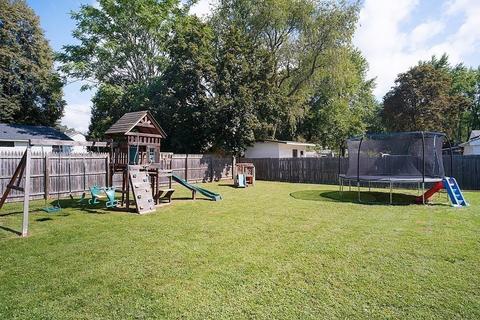 32 Sunridge Dr, Springfield, MA 01118 photo 23