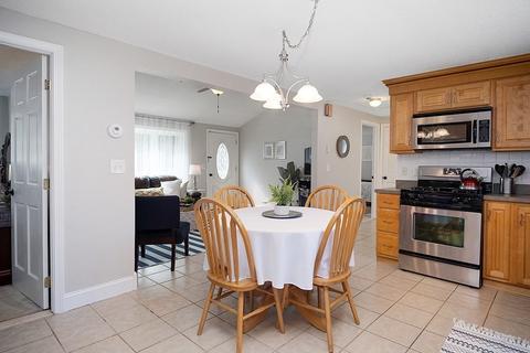 32 Sunridge Dr, Springfield, MA 01118 photo 8