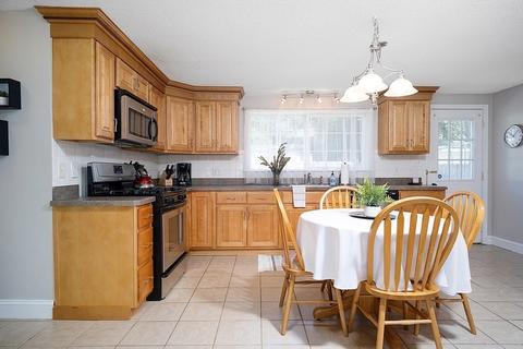32 Sunridge Dr, Springfield, MA 01118 photo 10