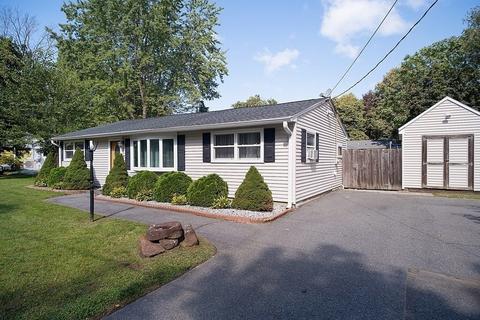 32 Sunridge Dr, Springfield, MA 01118 photo 2