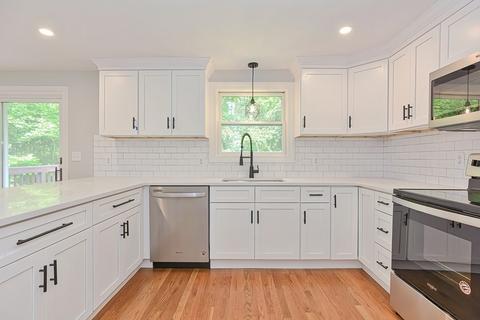 31 Clarkson Dr, Walpole, MA 02081 photo 4