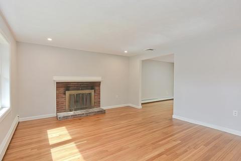 31 Clarkson Dr, Walpole, MA 02081 photo 10