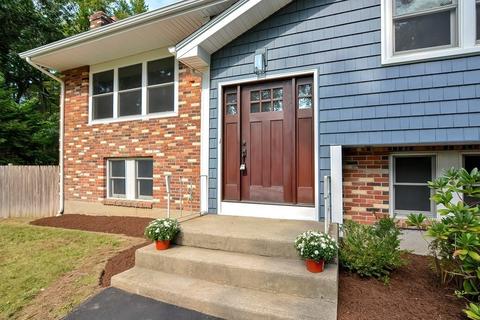 31 Clarkson Dr, Walpole, MA 02081 photo 3