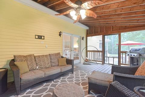 87 High, Upton, MA 01568 photo 25