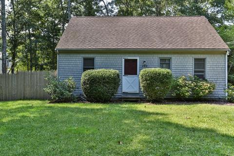 202 Algonquin Ave, Mashpee, MA 02649 photo 1
