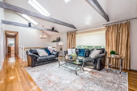 26 Judith Cir, Dedham, MA 02026 photo 5