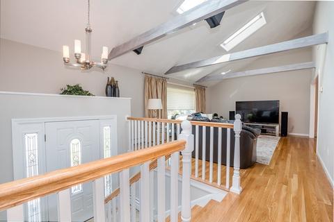 26 Judith Cir, Dedham, MA 02026 photo 4