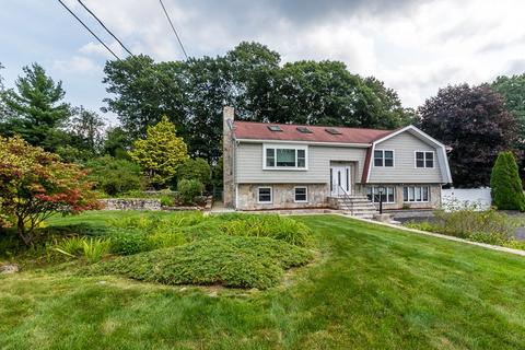 26 Judith Cir, Dedham, MA 02026 photo 2