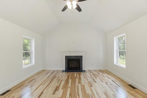 39 High St, Ashburnham, MA 01430 photo 11