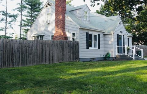 42 Dewey St, Springfield, MA 01109 photo 2