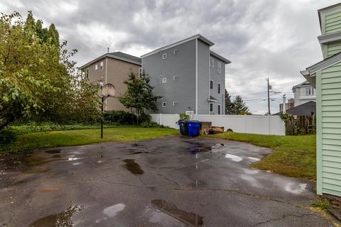 13 Middlesex St, Fall River, MA 02723 photo 2