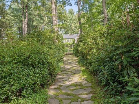 107 Dover Rd, Wellesley, MA 02482 photo 28