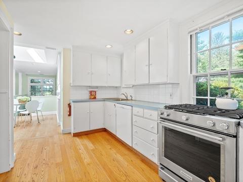 107 Dover Rd, Wellesley, MA 02482 photo 10