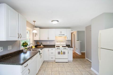 369 Commonwealth Ave, Springfield, MA 01108 photo 9
