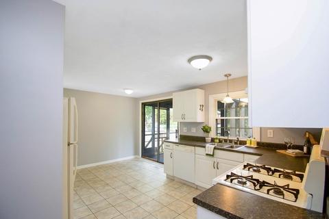 369 Commonwealth Ave, Springfield, MA 01108 photo 12