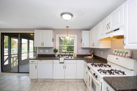 369 Commonwealth Ave, Springfield, MA 01108 photo 11