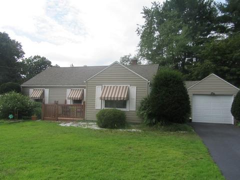 92 Maebeth St, Springfield, MA 01119 photo 1