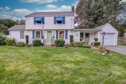 15 Fenway Dr, Springfield, MA 01119 photo 2
