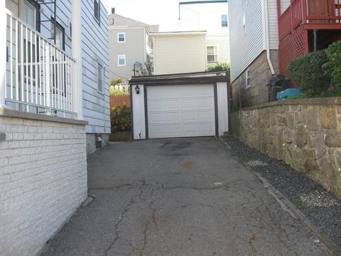 172 Grant St, Fall River, MA 02721 photo 2