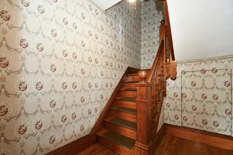 27 Kosta St, Worcester, MA 01607 photo 2