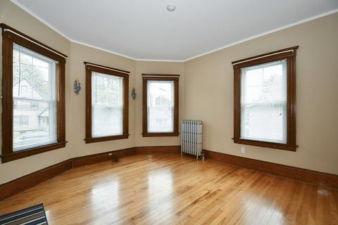 27 Kosta St, Worcester, MA 01607 photo 3
