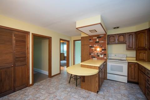 165 Beacon St, Clinton, MA 01510 photo 10