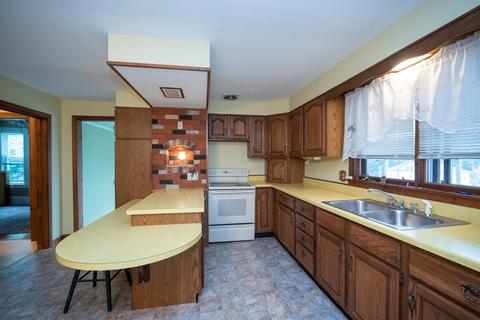 165 Beacon St, Clinton, MA 01510 photo 8