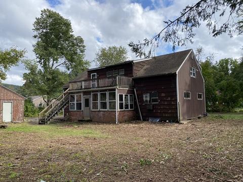 105 Plain St, Easthampton, MA 01027 photo 4