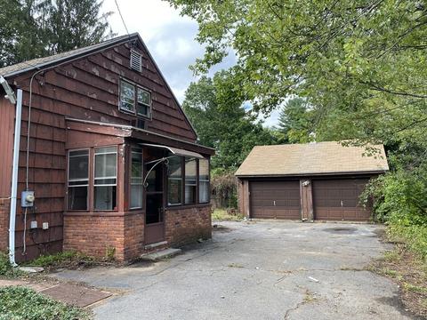 105 Plain St, Easthampton, MA 01027 photo 5