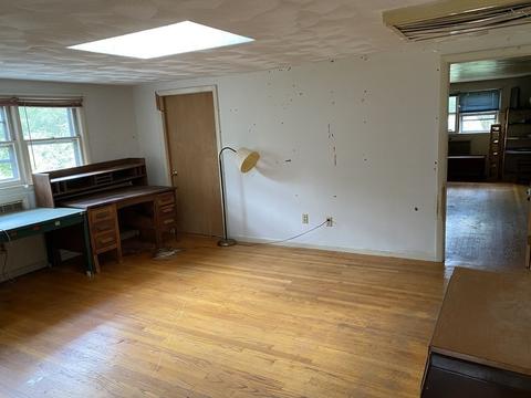 105 Plain St, Easthampton, MA 01027 photo 15