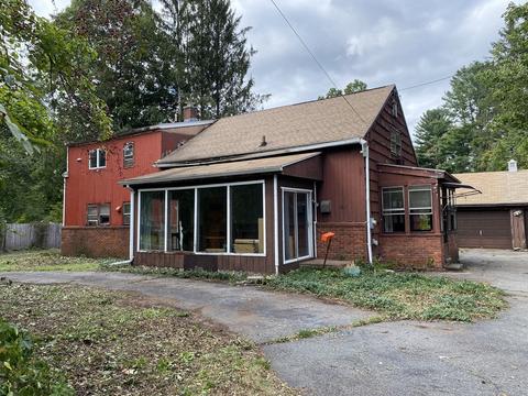 105 Plain St, Easthampton, MA 01027 photo 1
