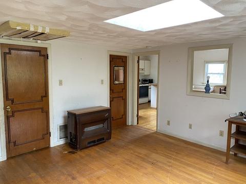 105 Plain St, Easthampton, MA 01027 photo 16