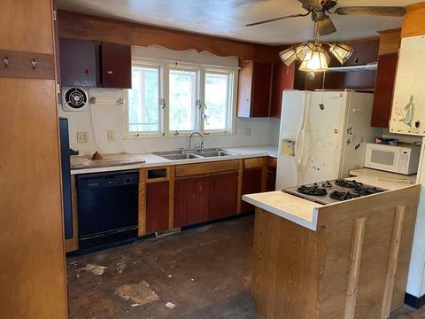 105 Plain St, Easthampton, MA 01027 photo 11