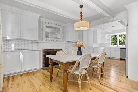 21 Park View Dr, Hingham, MA 02043 photo 2