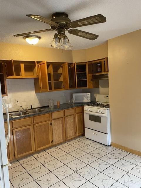 866 Locust, Fall River, MA 02720 photo 18