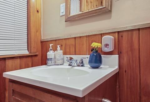 9 Myrtle St, Beverly, MA 01915 photo 11