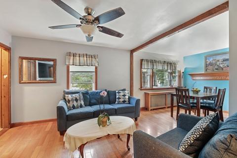 9 Myrtle St, Beverly, MA 01915 photo 3