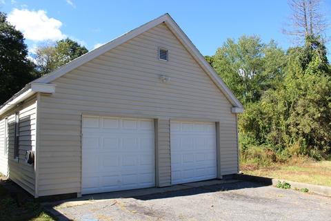 196 W River St, Orange, MA 01364 photo 2