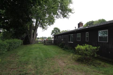 3 Gordon Rd, Beverly, MA 01915 photo 2