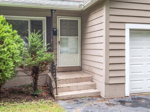 8 Morris St, Webster, MA 01570 photo 4