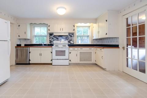 18 Sawyer St, Wareham, MA 02571 photo 13