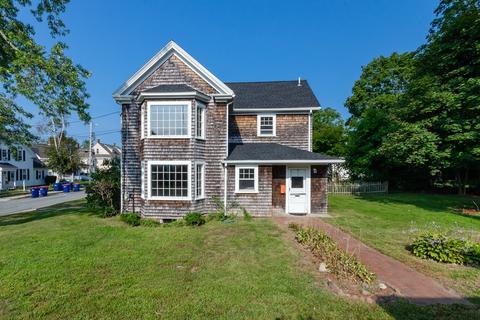 18 Sawyer St, Wareham, MA 02571 photo 6