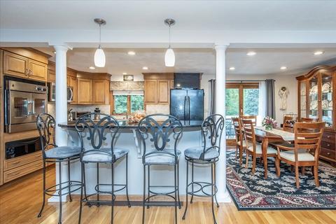 2 Orrantia Cir, Danvers, MA 01923 photo 2