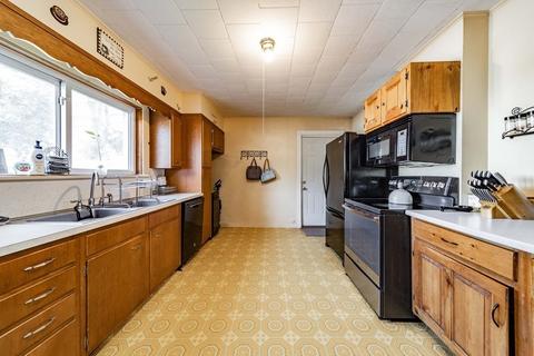 11 Storrs St, Ware, MA 01082 photo 10
