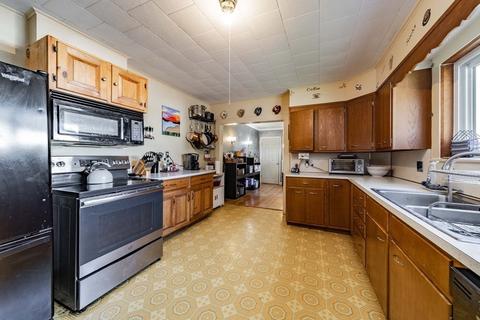 11 Storrs St, Ware, MA 01082 photo 8